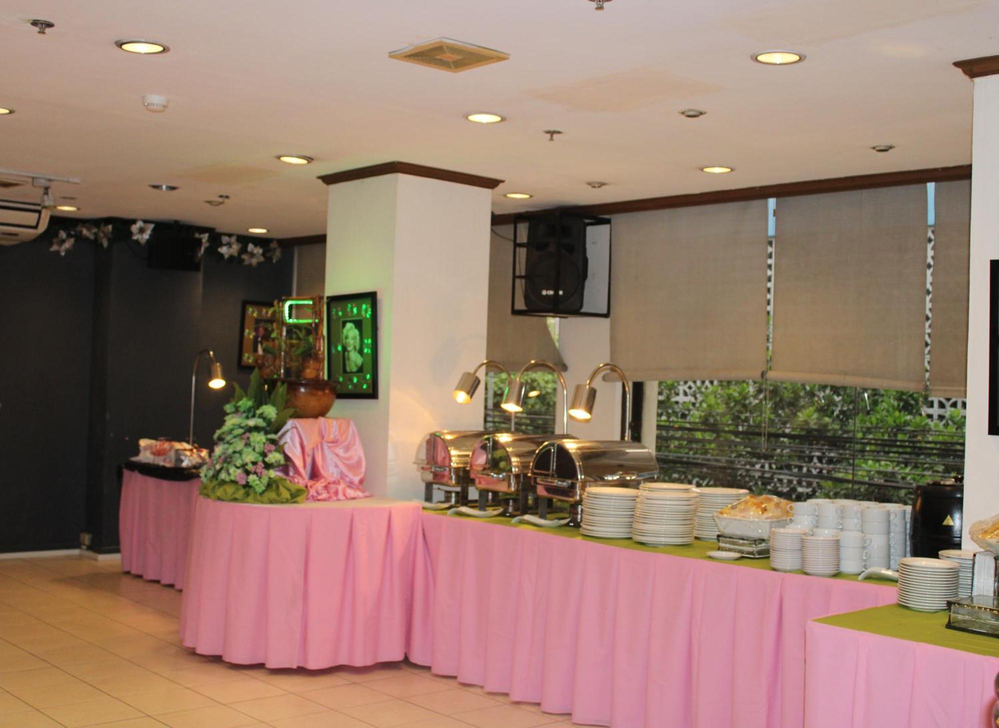 Rosas Garden Hotel Манила Экстерьер фото