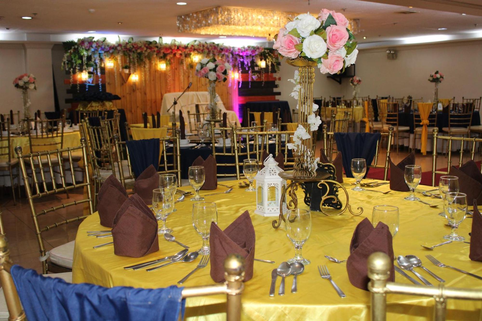 Rosas Garden Hotel Манила Экстерьер фото