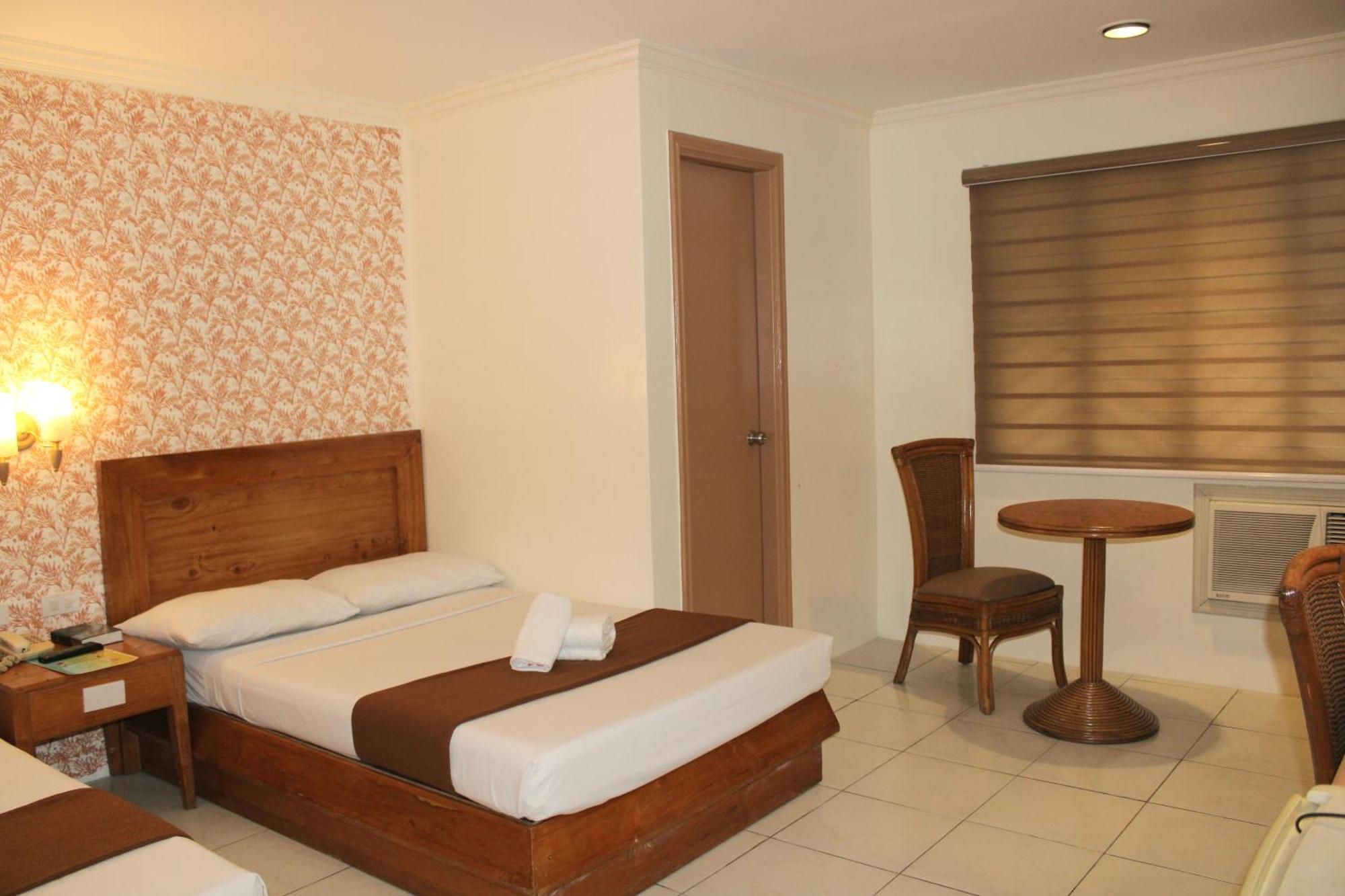 Rosas Garden Hotel Манила Экстерьер фото