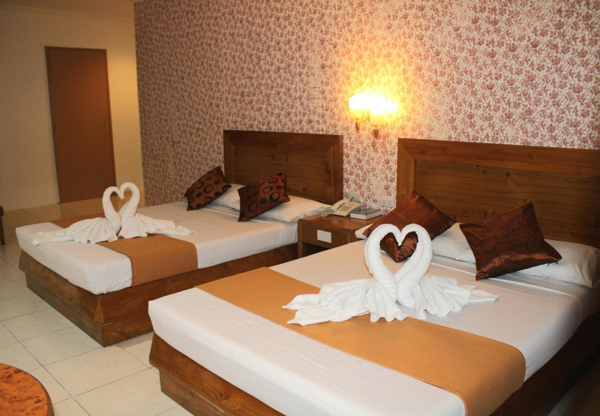Rosas Garden Hotel Манила Экстерьер фото