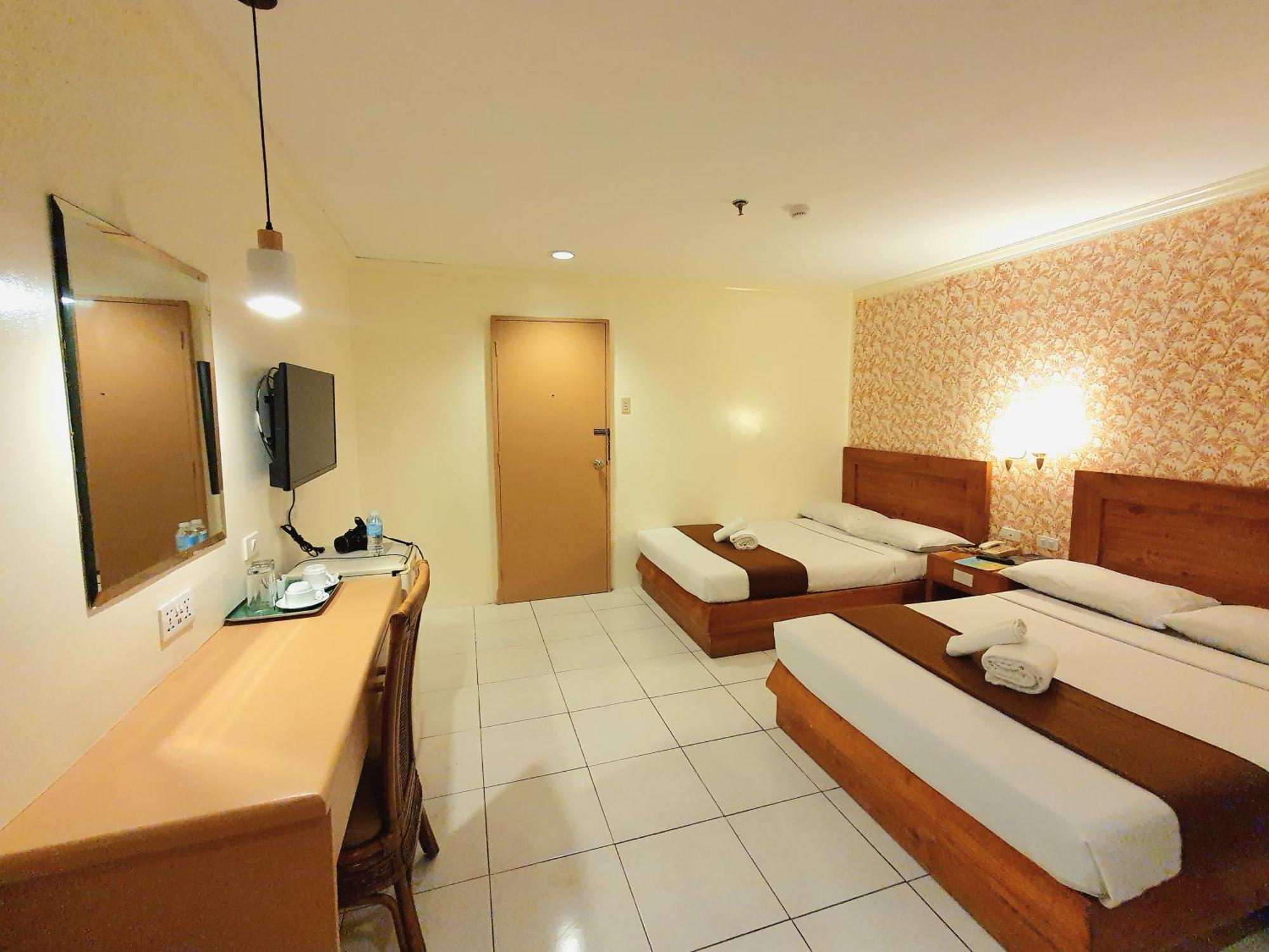 Rosas Garden Hotel Манила Экстерьер фото