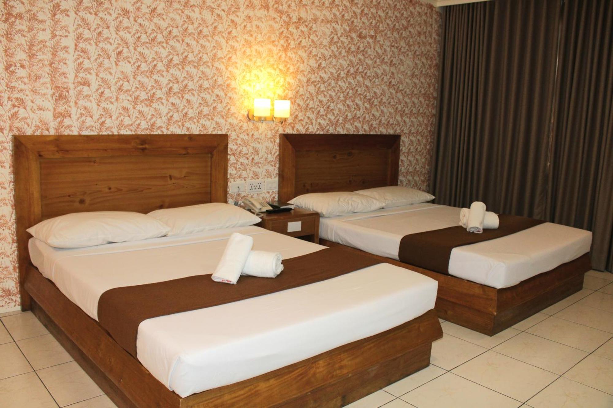Rosas Garden Hotel Манила Экстерьер фото