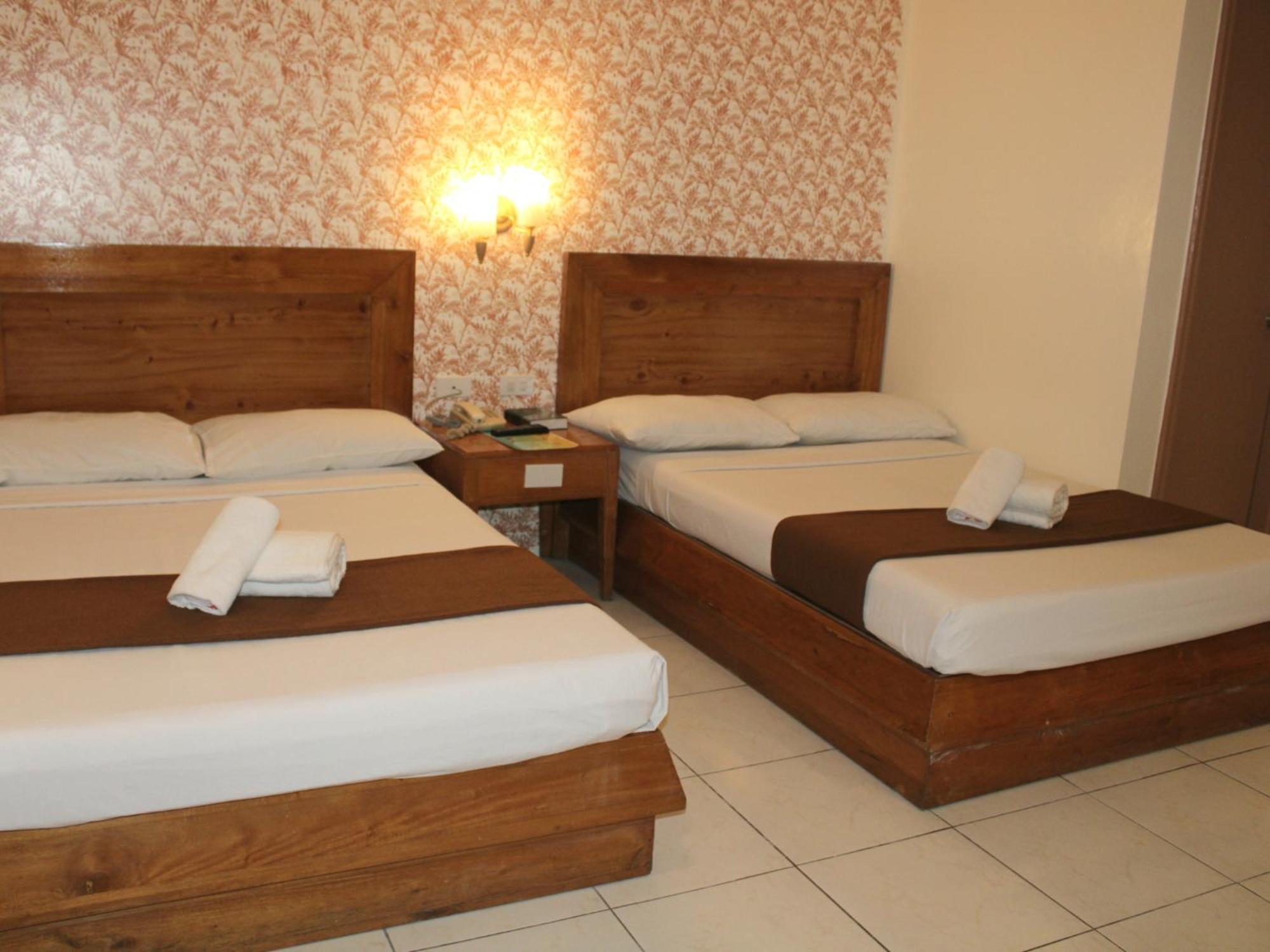 Rosas Garden Hotel Манила Экстерьер фото