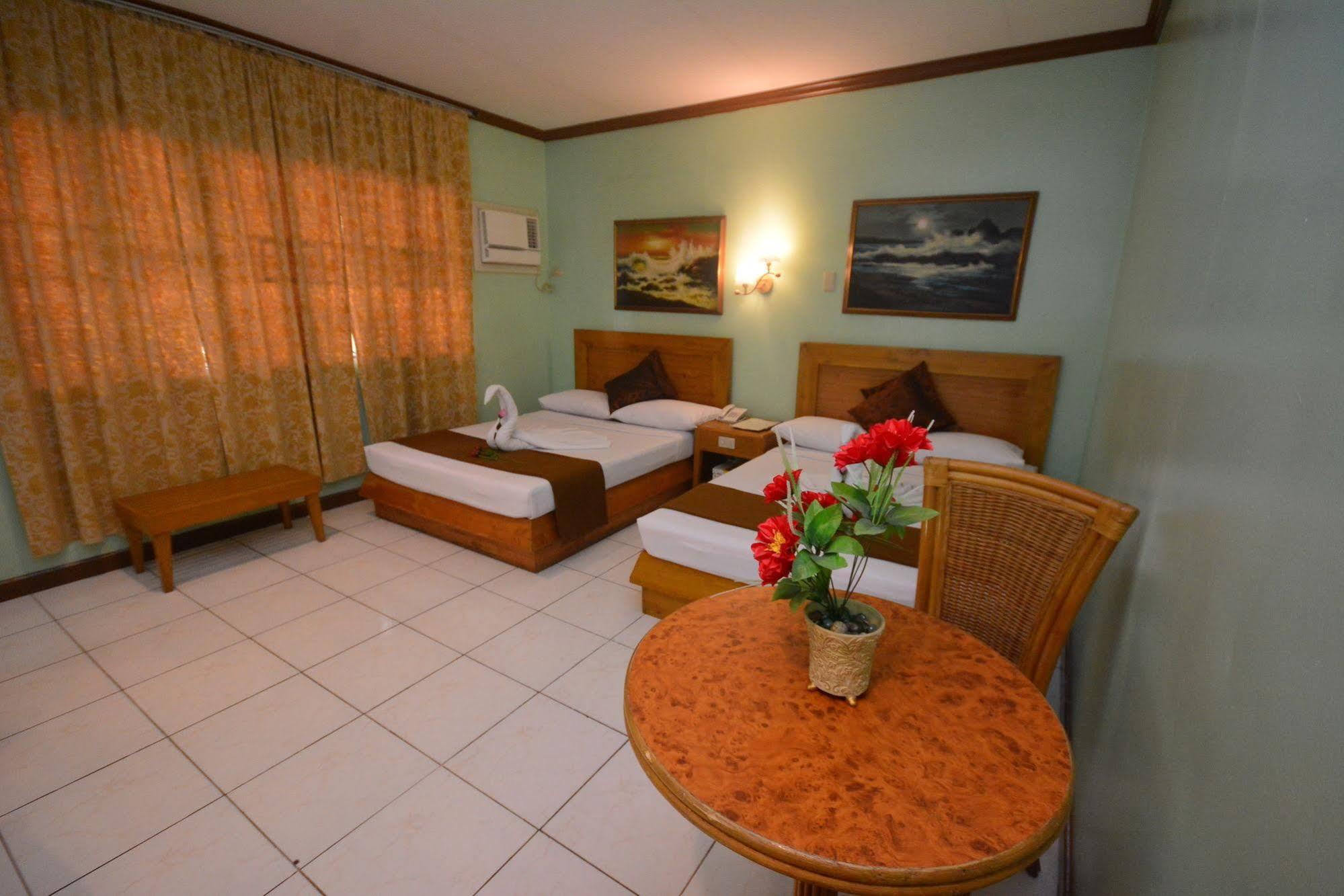 Rosas Garden Hotel Манила Экстерьер фото